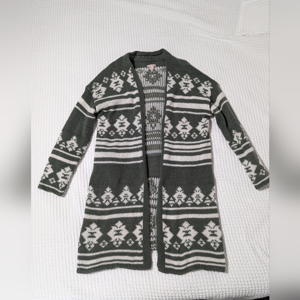Knox Rose Green and White patterned winter robe